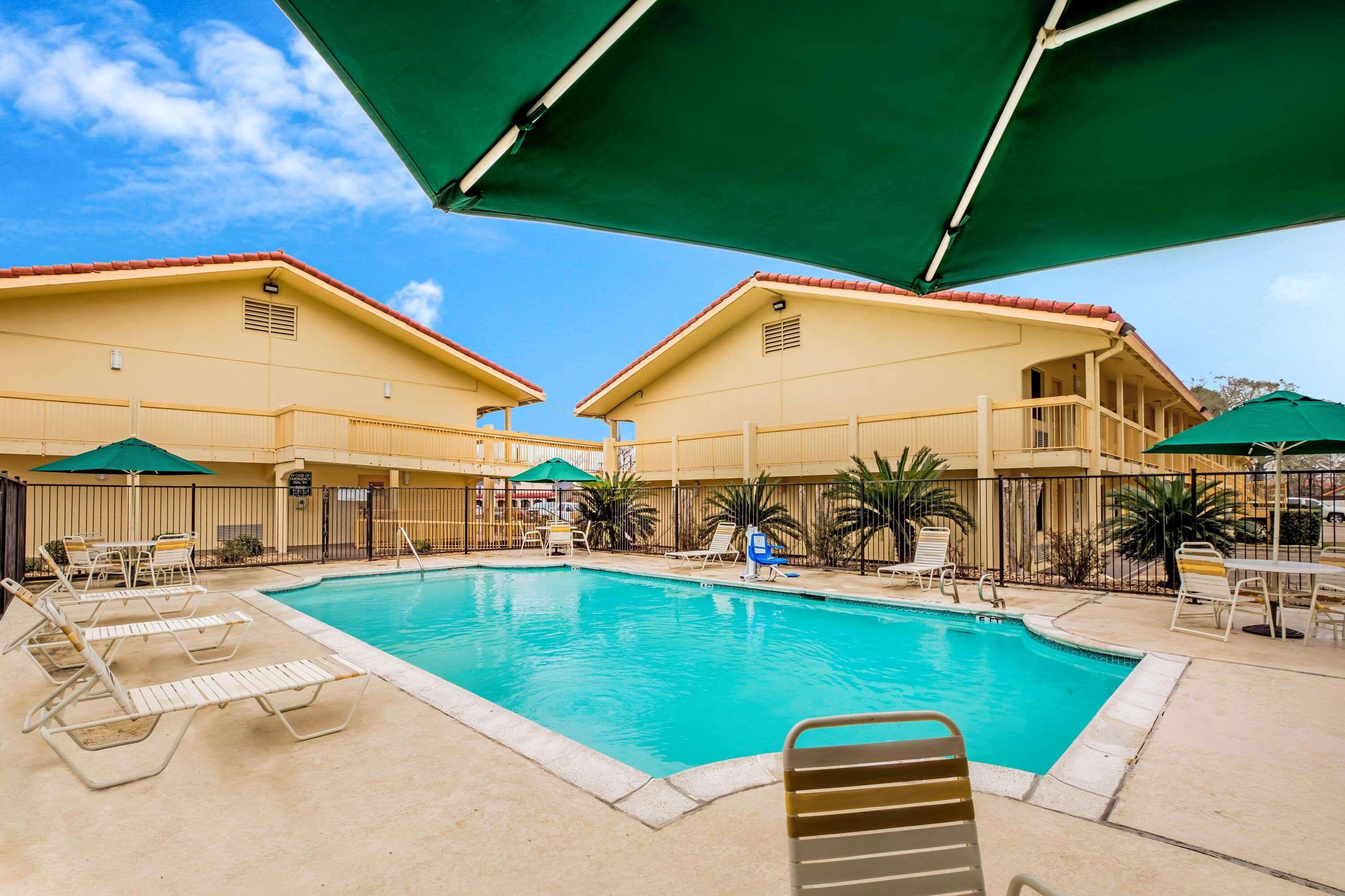 La Quinta Inn By Wyndham Lufkin Exterior photo