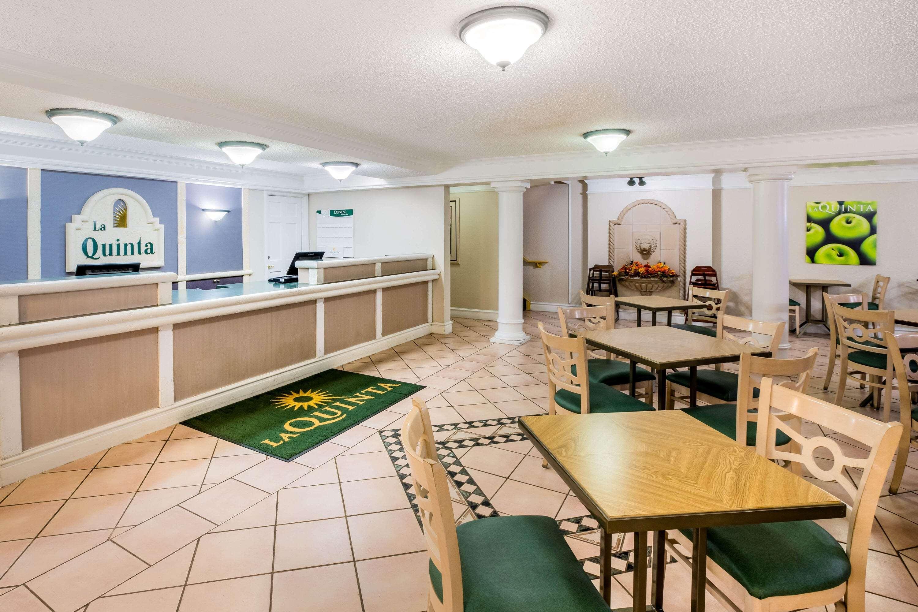 La Quinta Inn By Wyndham Lufkin Exterior photo